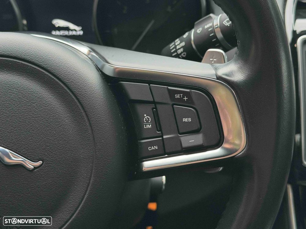 Jaguar XE 2.0 D R-Sport Aut. - 37