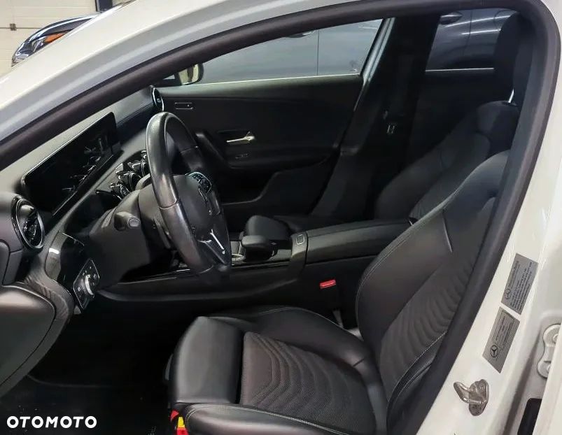 Mercedes-Benz Klasa A 180 7G-DCT - 8