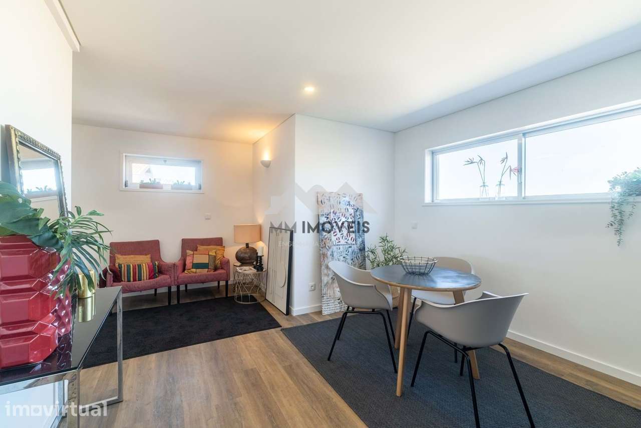 Apartamento T1 | Renovado | Estacionamento | Covelo | Porto - Grande imagem: 2/24