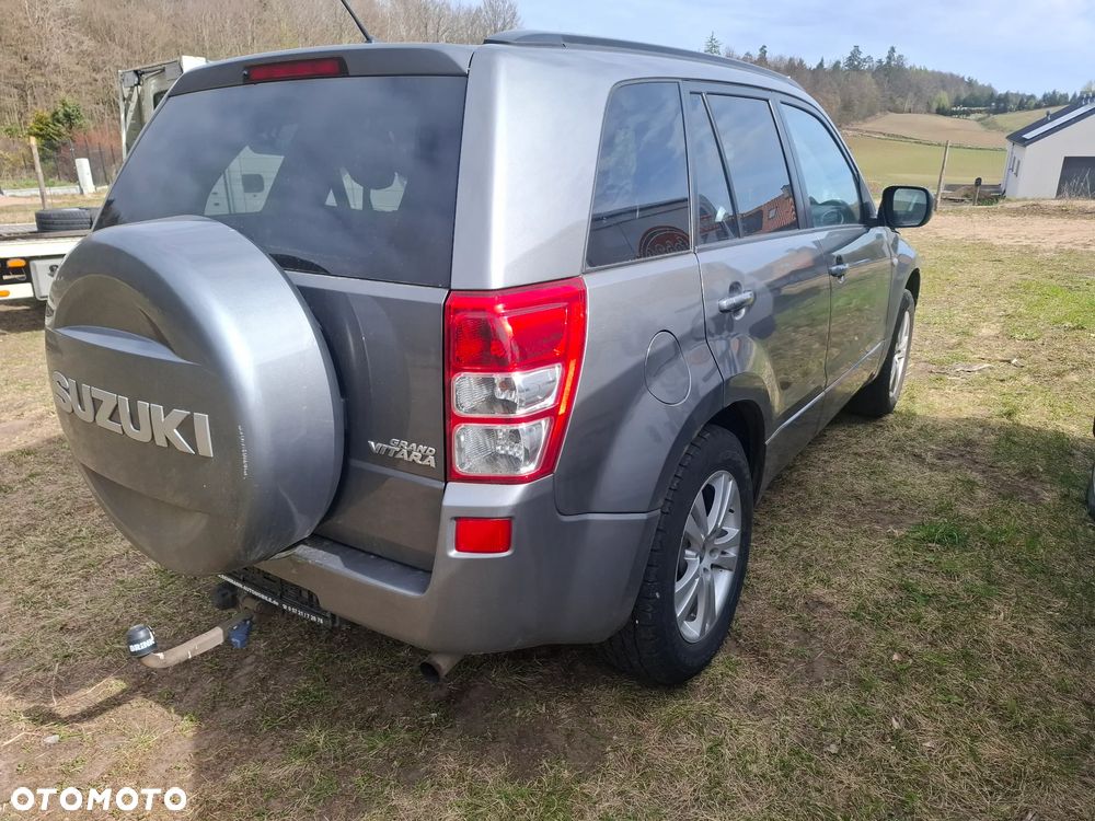 Suzuki Grand Vitara 2.0 - 5