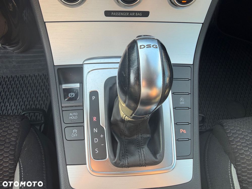 Volkswagen Passat 2.0 TDI DSG BlueMotion Technology Highline - 31