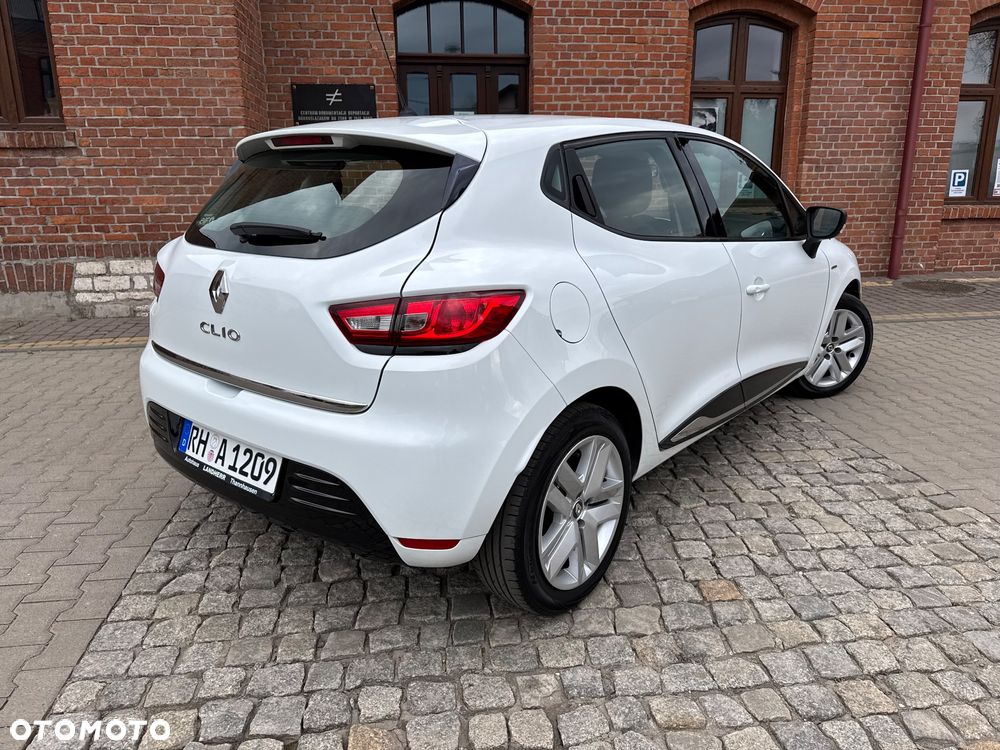 Renault Clio 1.2 16V 75 Limited - 9