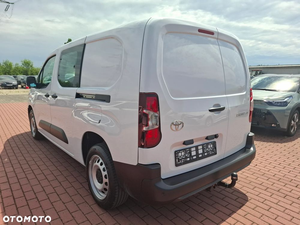 Toyota Proace City D-4D Long 2,4t Active (bryg.) - 8