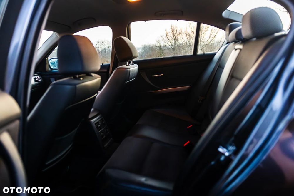 BMW Seria 3 320d - 12
