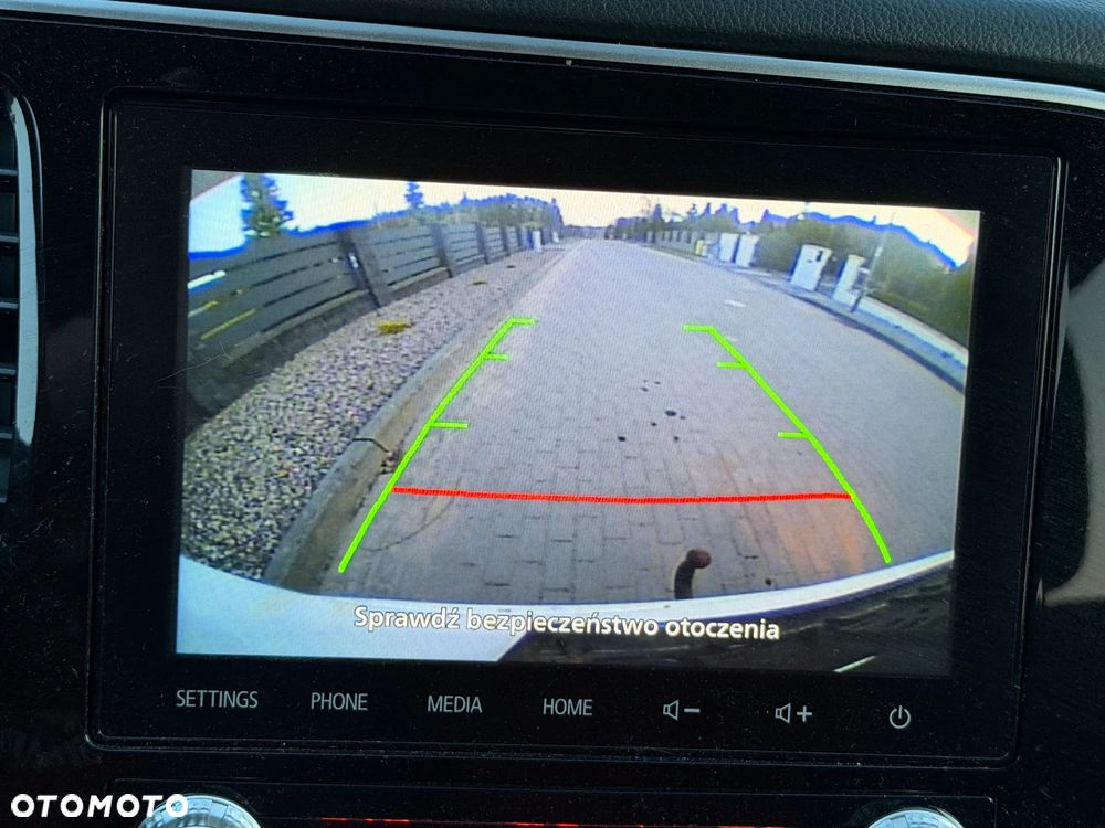Mitsubishi Outlander Intense + - 17