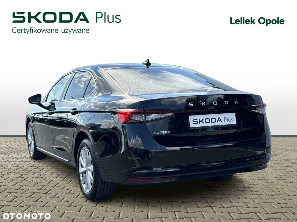 Skoda Superb 2.0 TDI SCR Selection DSG - 4