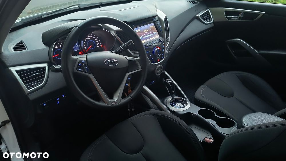 Hyundai Veloster - 7