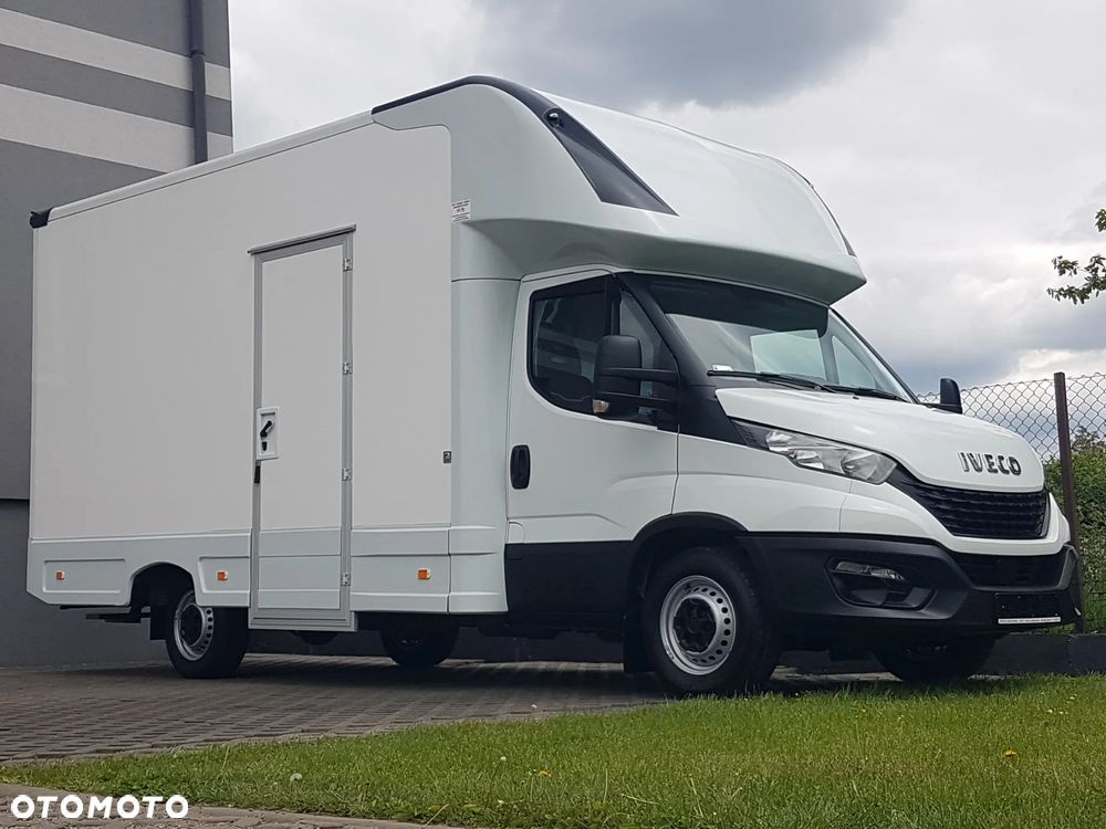 Iveco DAILY KONTENER NISKOPODŁOGOWY 4,43x2,23x2,42 SKLEP FOODTRUCK BAR KLIMA KONIOWÓZ KAMPER - 30