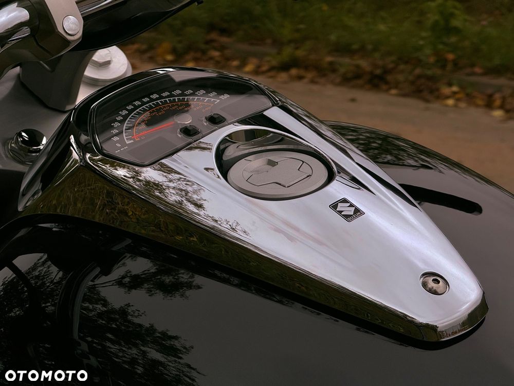 Suzuki Boulevard - 27