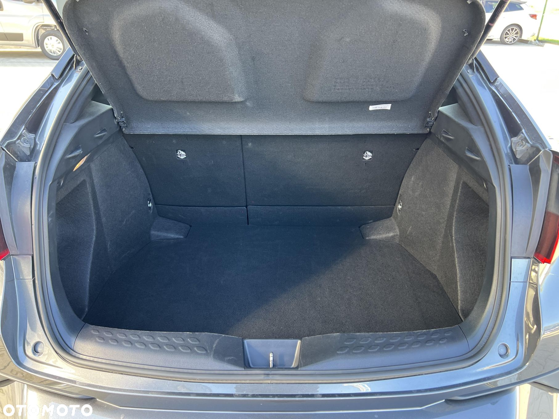 Toyota C-HR - 14