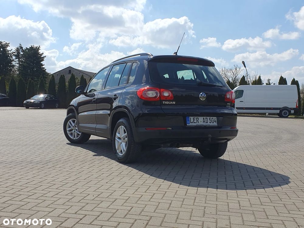 Volkswagen Tiguan - 12