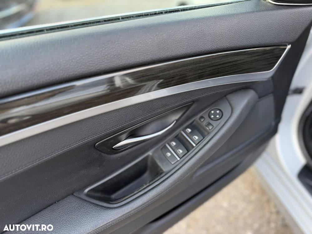 BMW Seria 5 525d xDrive Sport-Aut. Luxury Line - 38