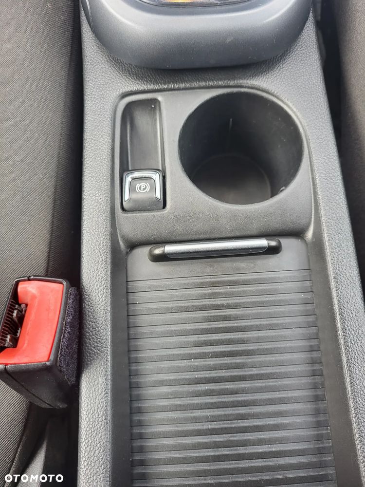 Opel Astra GTC 1.4 Turbo - 24