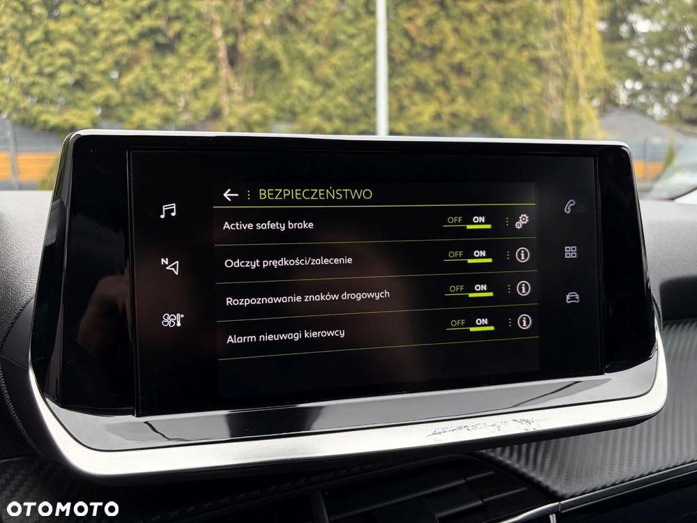 Peugeot 2008 1.5 BlueHDi Allure Pack S&S EAT8 - 28