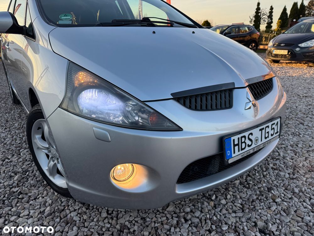 Mitsubishi Grandis 2.0 DI-D 6-Sitzer Intense - 25