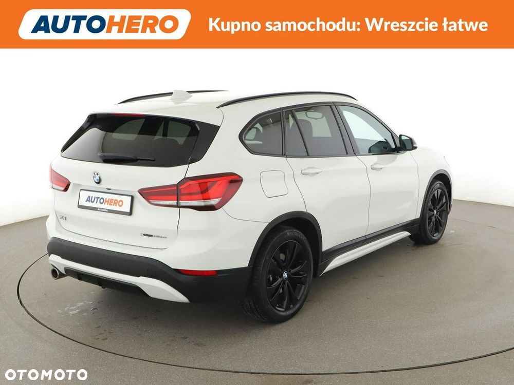 BMW X1 xDrive25e Sport Line - 8