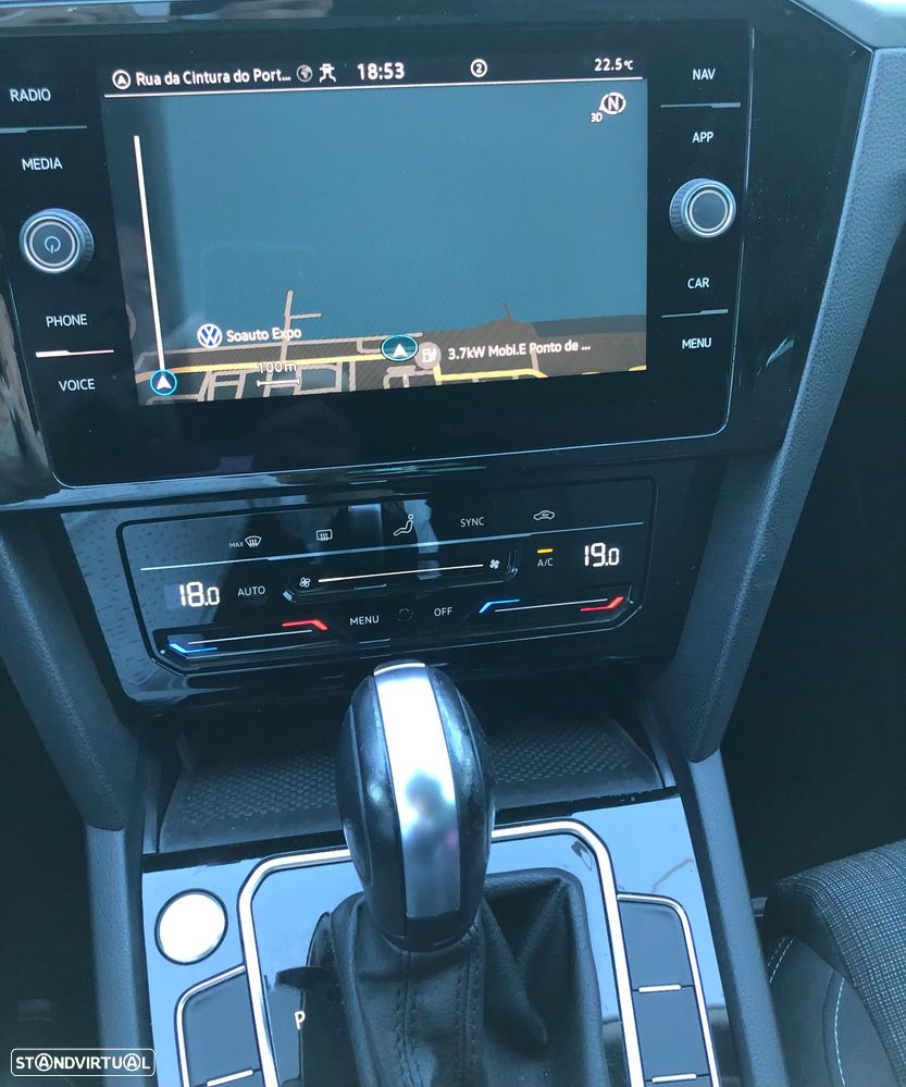 VW Passat Variant 2.0 TDI Business DSG - 22