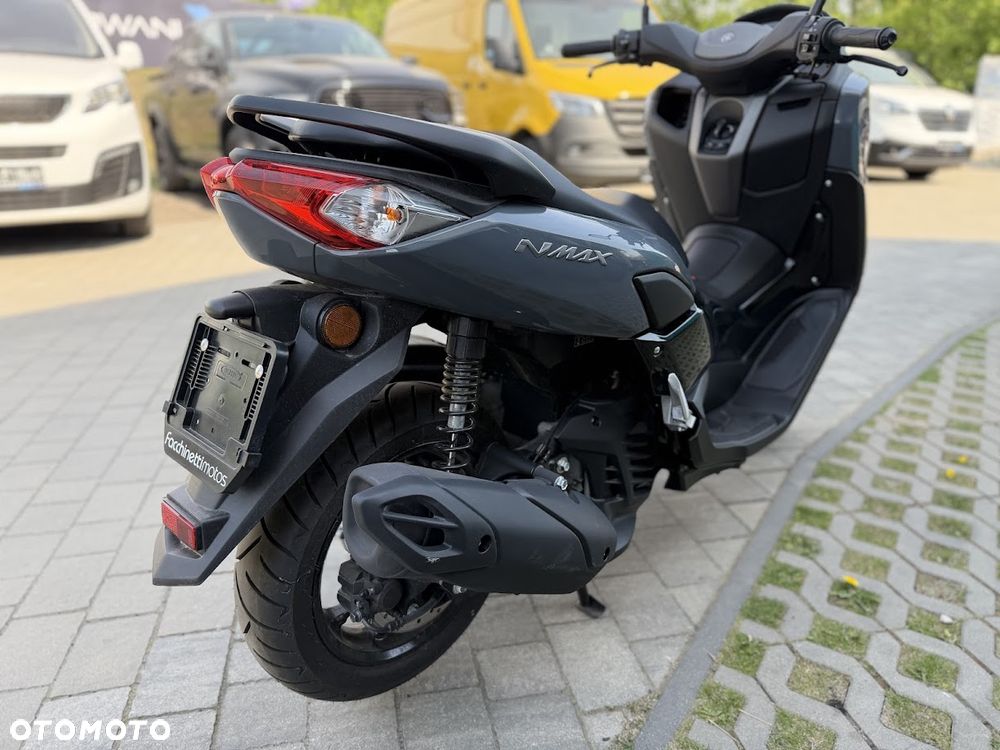 Yamaha NMAX - 7