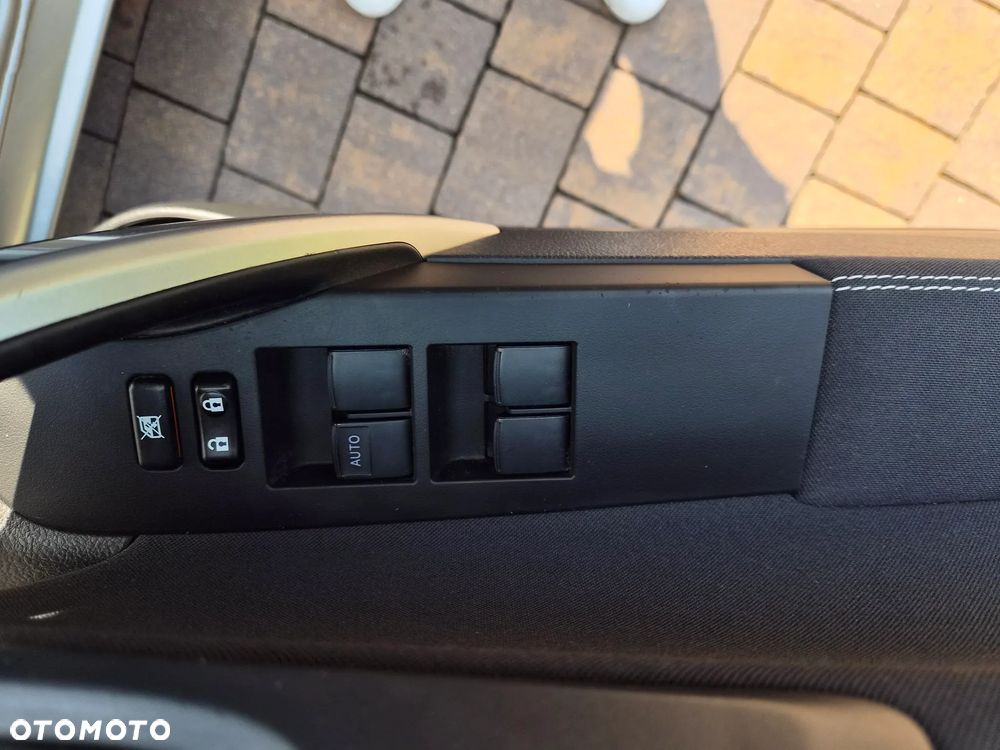Toyota Auris 1.6 Valvematic Comfort - 23