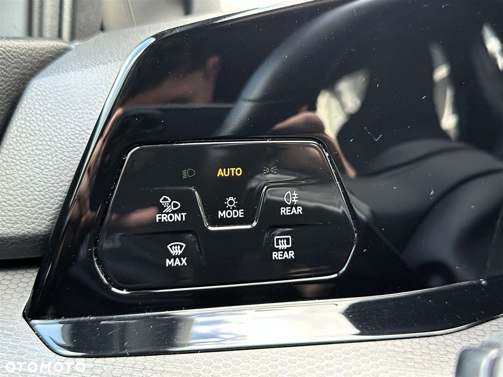 Volkswagen Golf VIII 2.0 TSI GTI DSG - 16