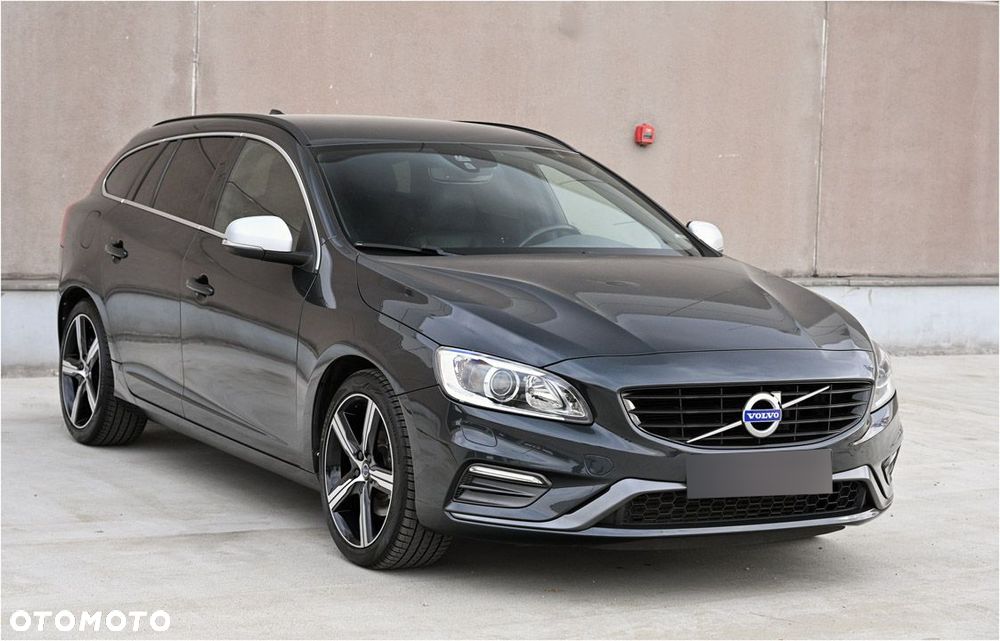 Volvo V60 D3 R-Design - 12