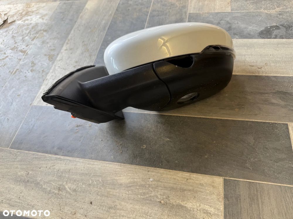 FORD KUGA III LUSTEKO LEWE 9 PIN - 5