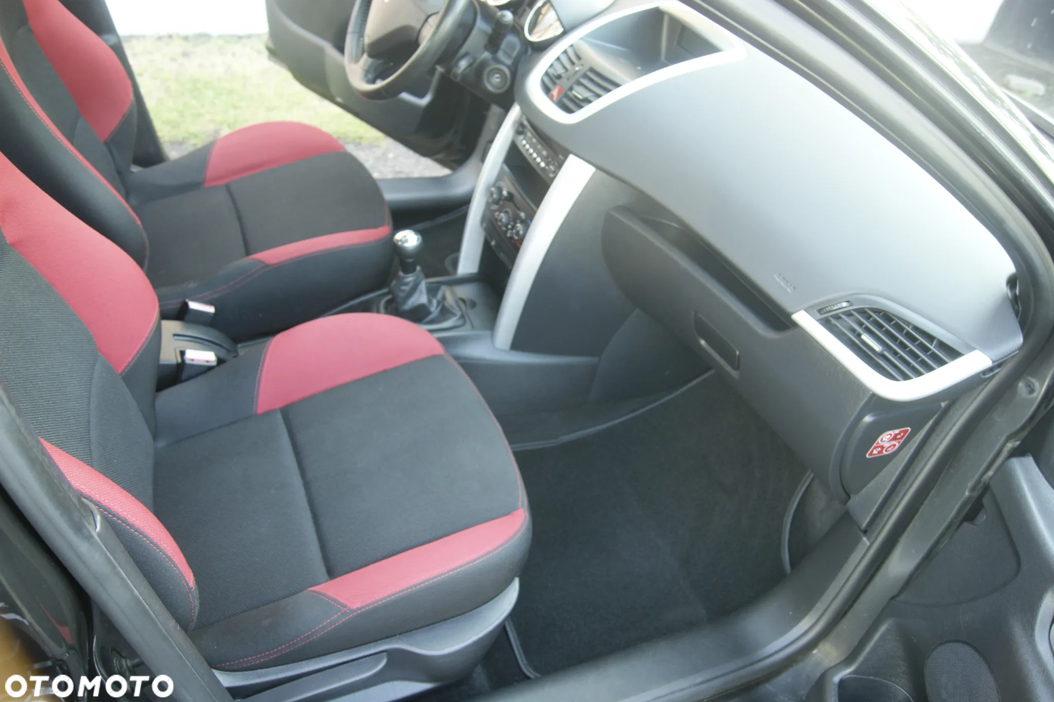 Peugeot 207 75 Urban Move - 13