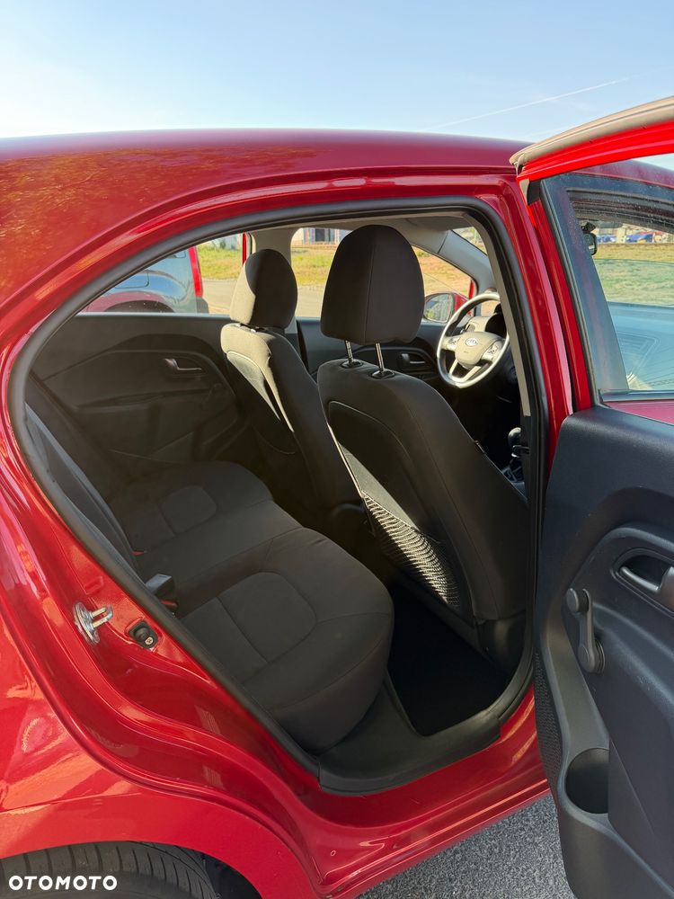 Kia Rio 1.4 M - 9