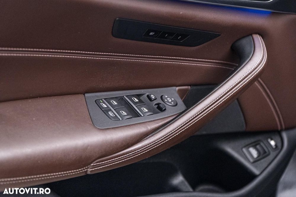 BMW Seria 5 530e iPerformance Aut. Luxury Line - 30