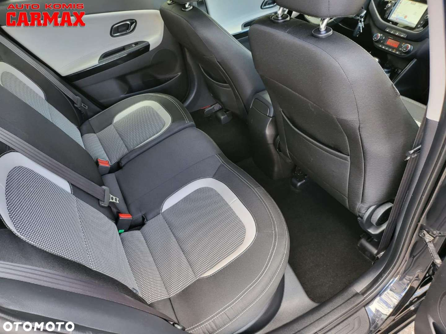 Kia Ceed 1.6 CRDi 136 DCT ISG SW Platinum Edition - 32