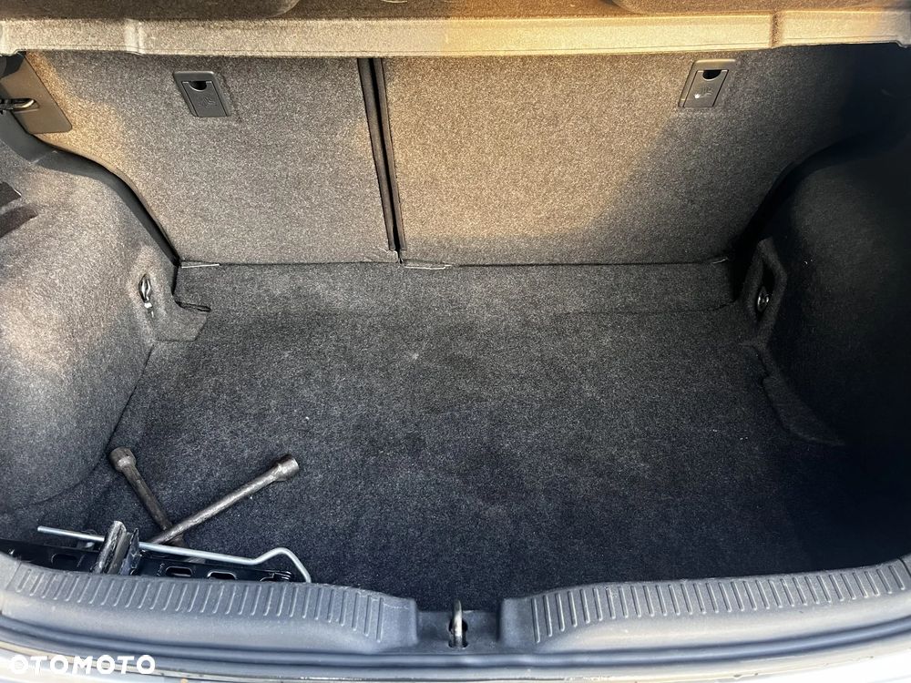 Toyota Auris 1.4 D-4D Luna - 14