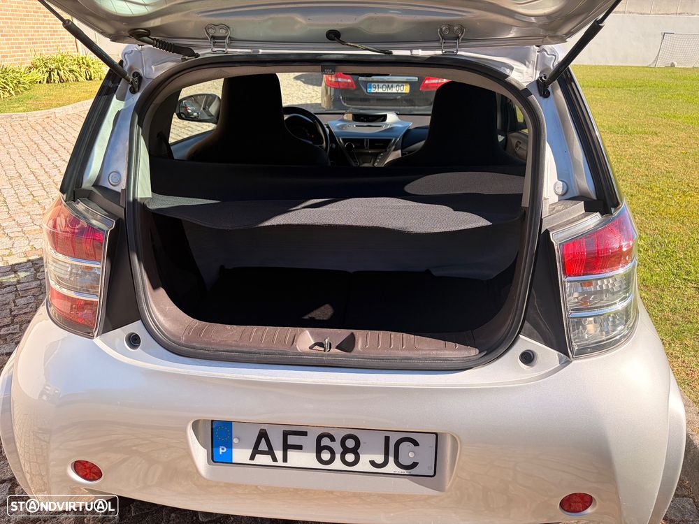 Toyota iQ 1.0 Multidrive + - 3