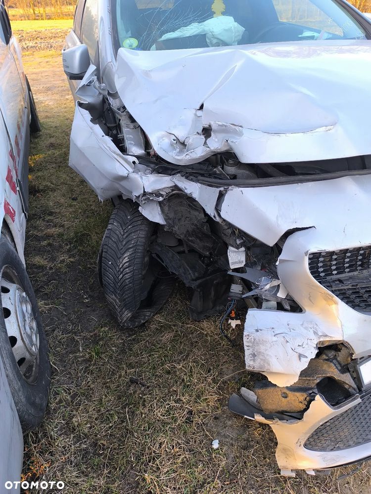 Mercedes-Benz CLA 200 d 7G-DCT Peak Edition - 4