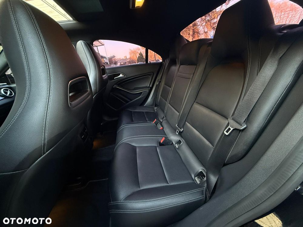 Mercedes-Benz CLA 250 4-Matic AMG Line - 7