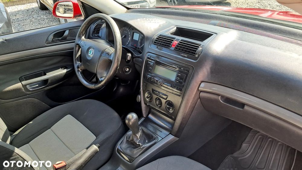 Skoda Octavia 1.6 FSI Classic - 6