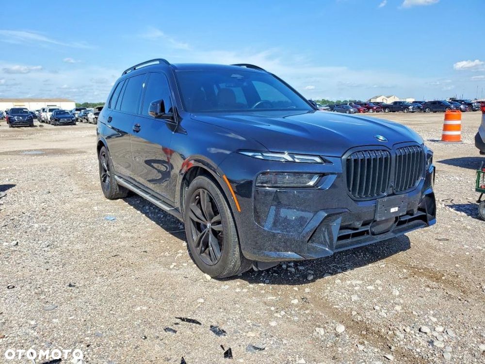 BMW X7 - 7