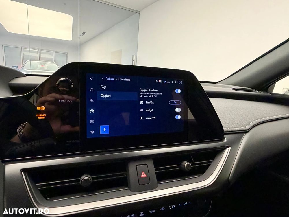 Lexus UX 300h AWD CVT HEV Business - 21