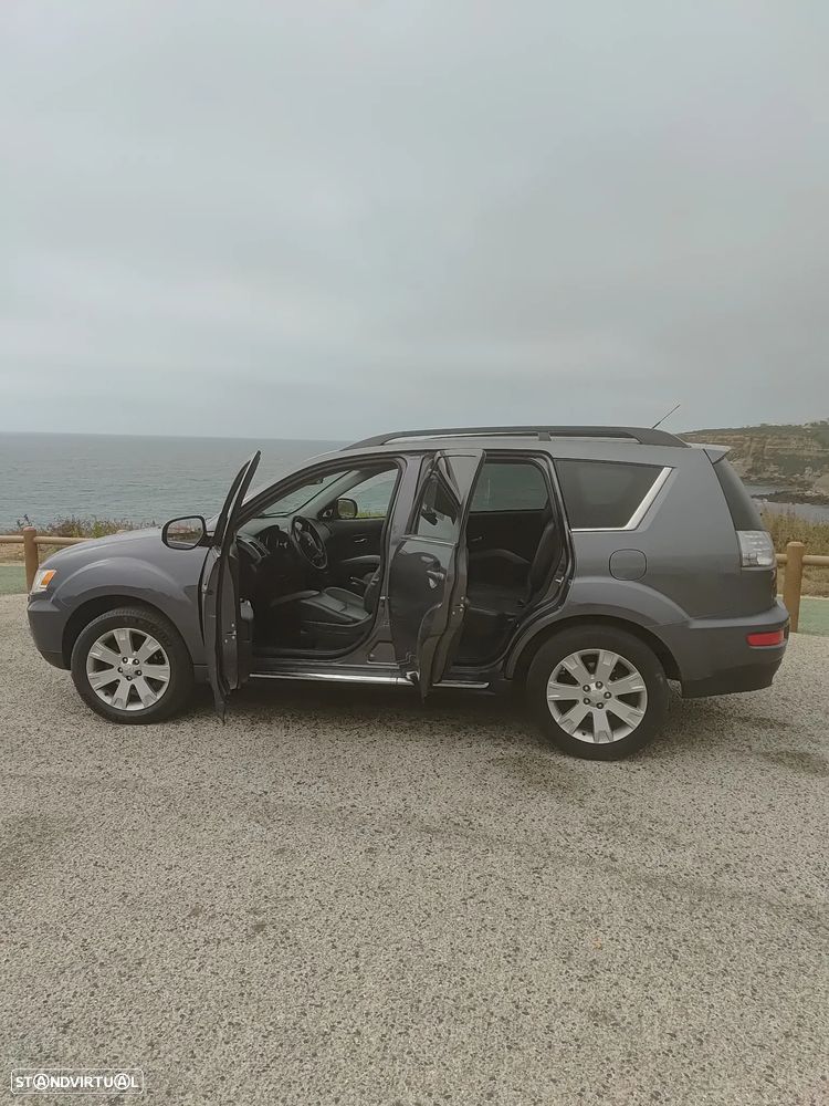 Mitsubishi Outlander 2.2 DI-D Instyle - 2