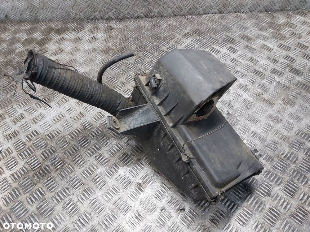 OBUDOWA FILTRA POWIETRZA AUDI 80 B4 2.0 8V ABK 037129607A - 1