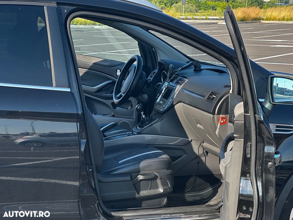 Ford Kuga 2.0 TDCi 2x4 Titanium - 6