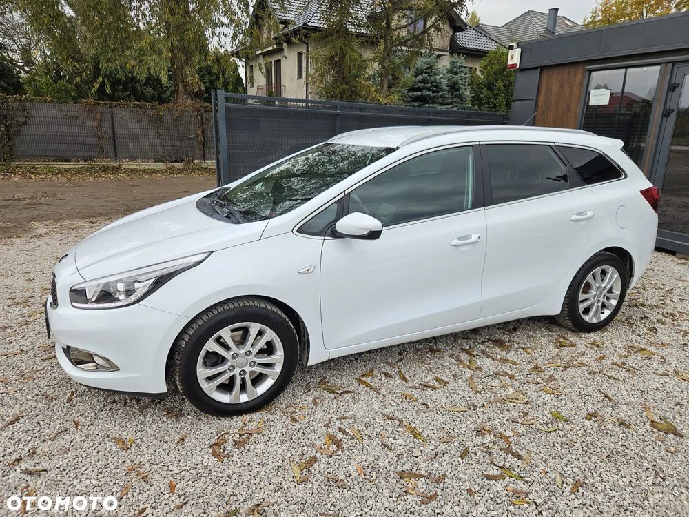 Kia Ceed 1.4 CVVT SW Dream Team Edition - 4
