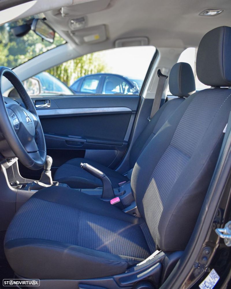 Mitsubishi Lancer 1.5 Invite - 7