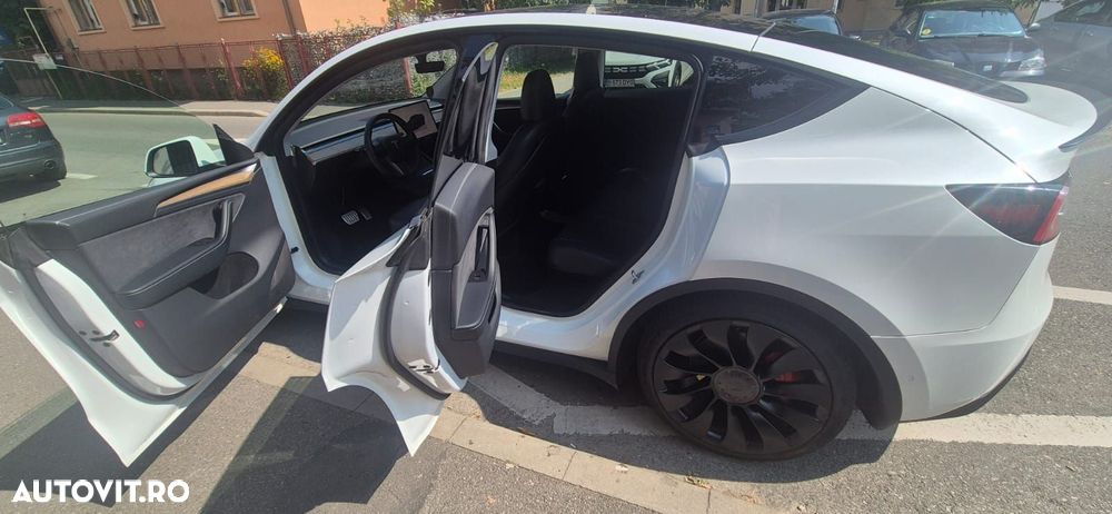 Tesla Model Y Performance - 3