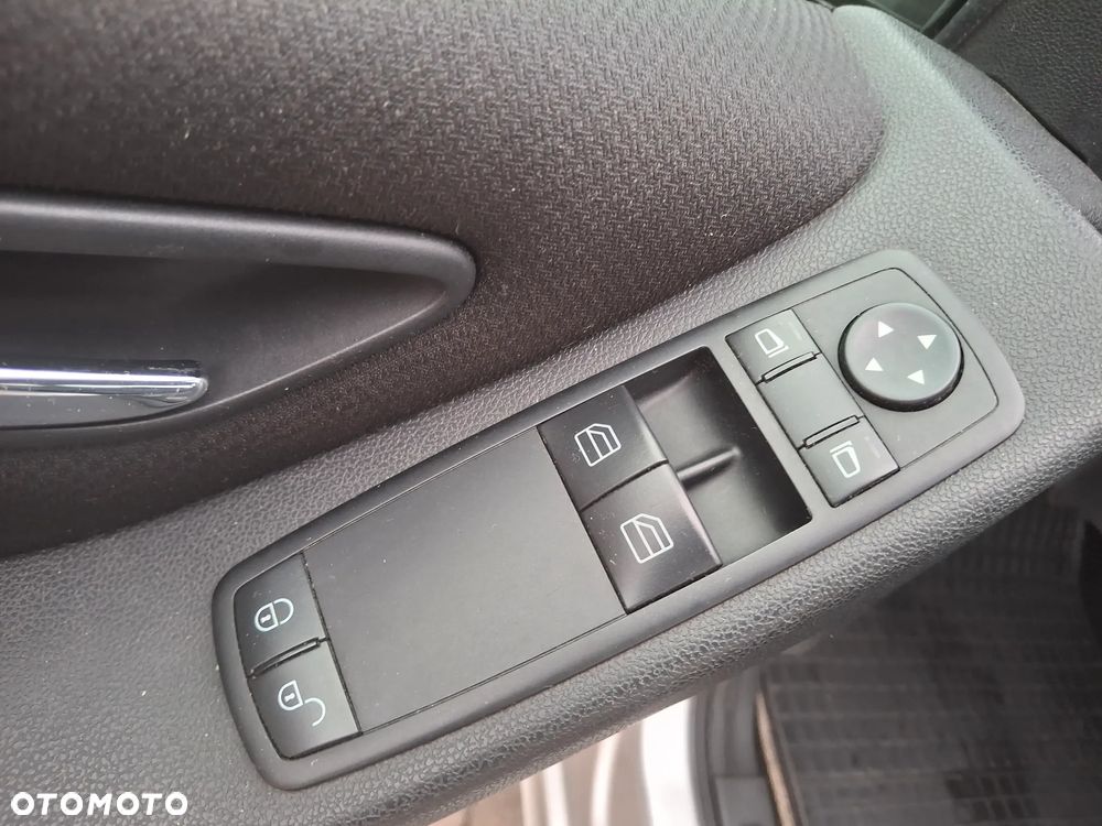 Mercedes-Benz Klasa A 170 Elegance - 17