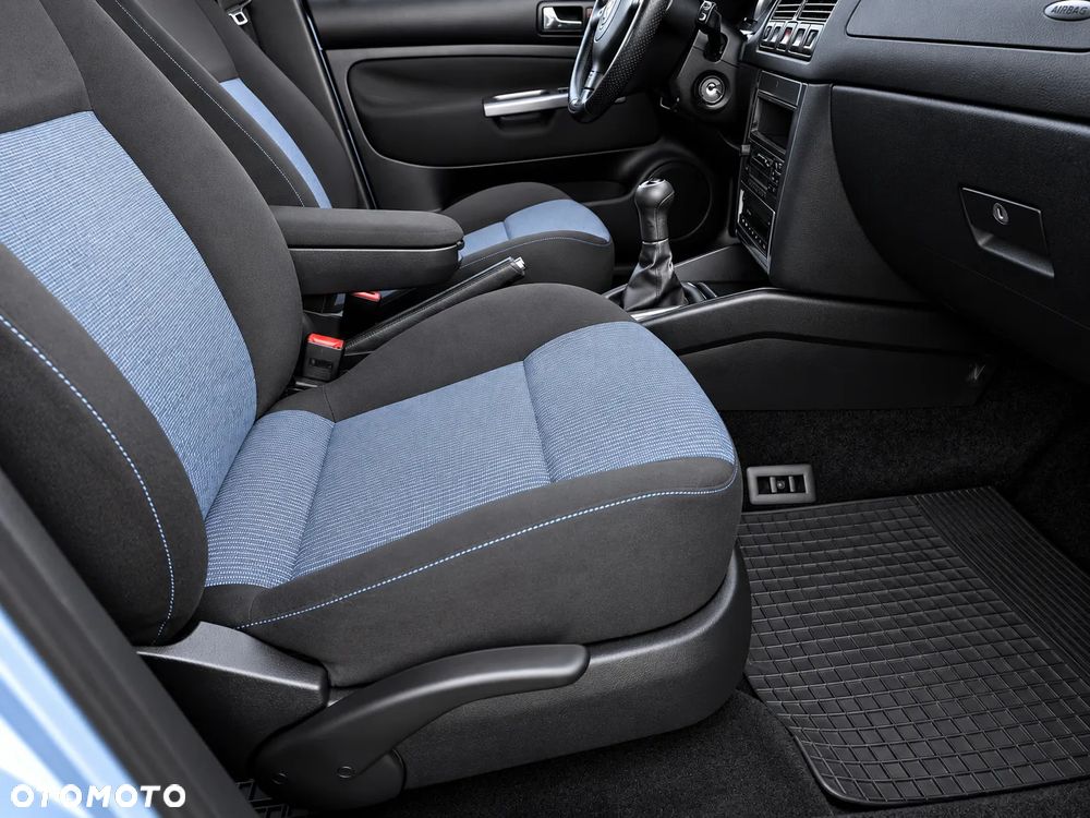 Volkswagen Golf - 20