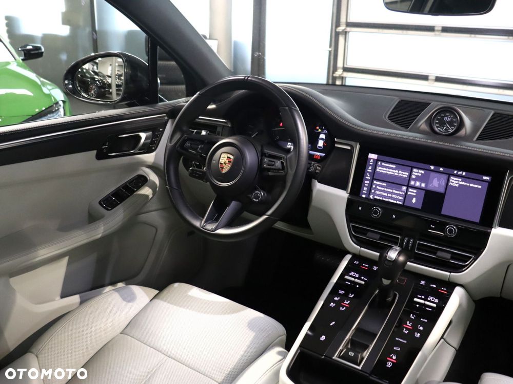 Porsche Macan T - 19