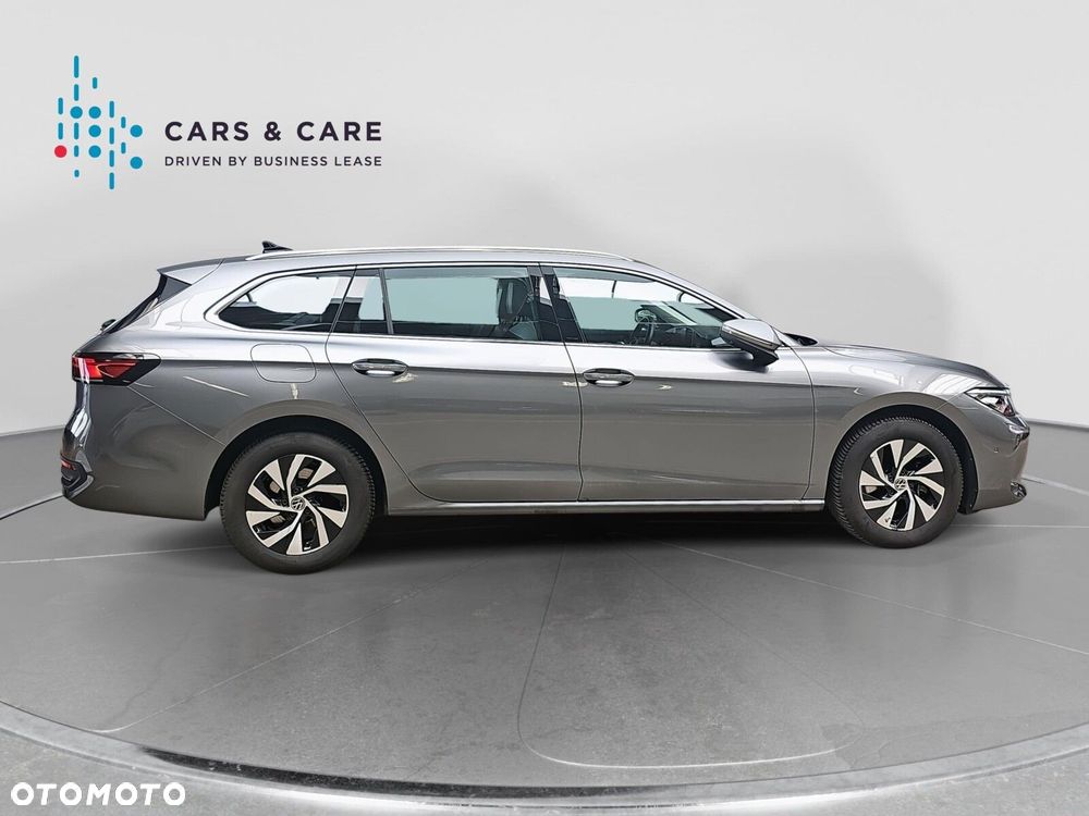 Volkswagen Passat - 25