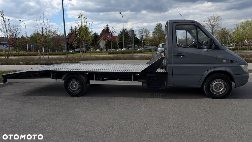 Mercedes-Benz Sprinter - 4