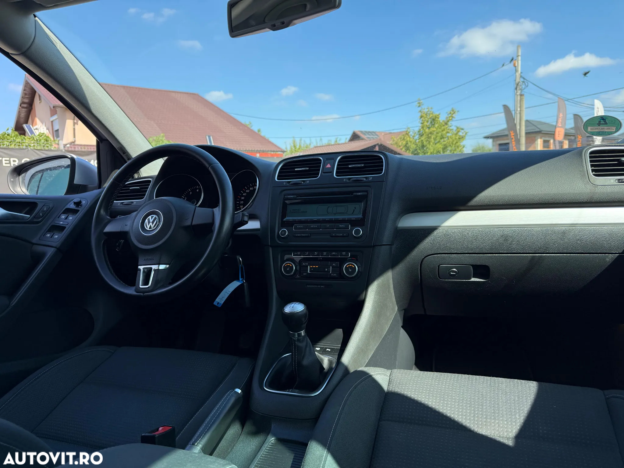 Volkswagen Golf - 6