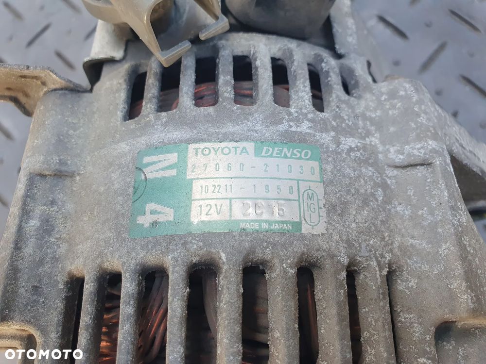 Toyota Yaris I Yaris Verso Alternator 1,3 1,5 JAPONIA 27060-21030 - 2